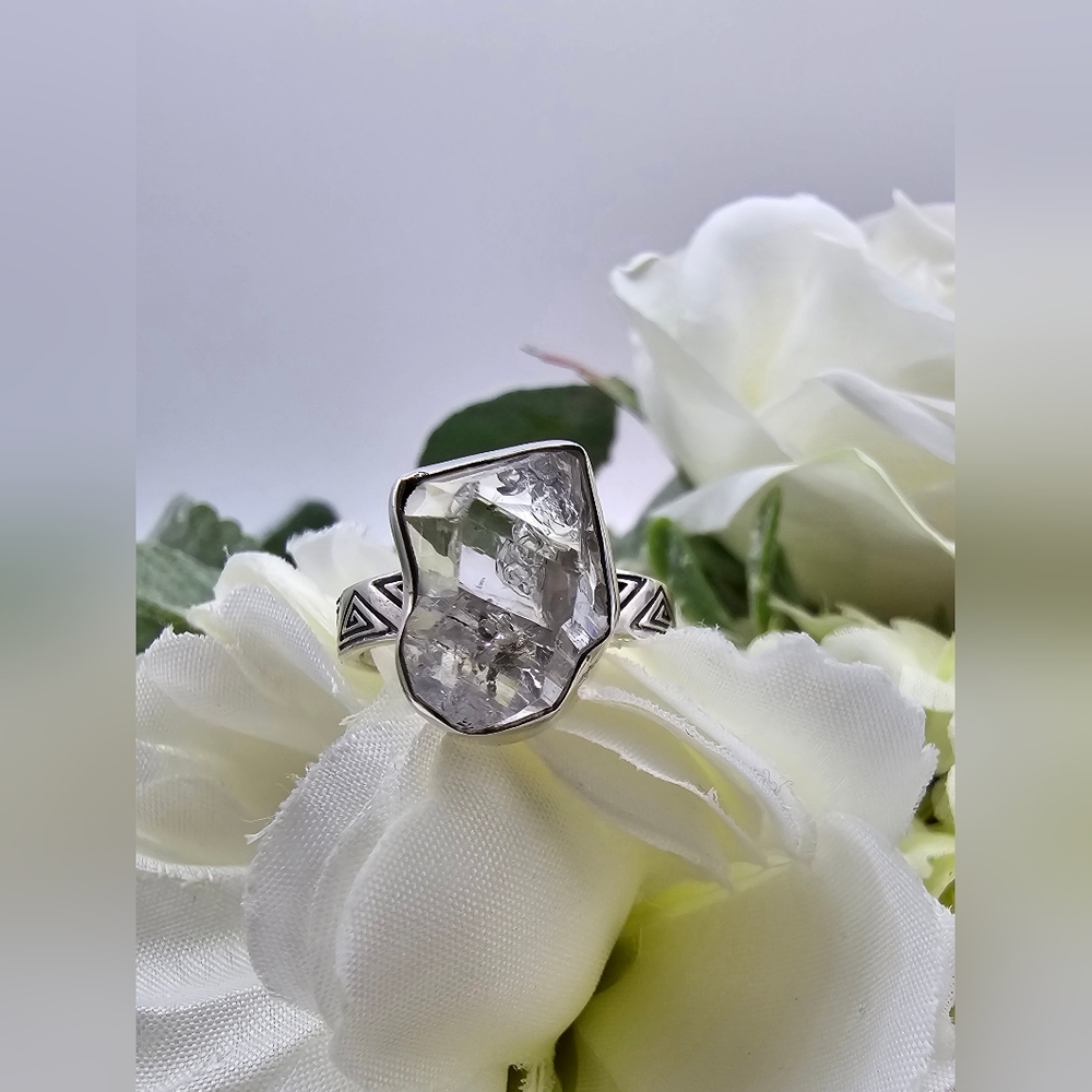 🥰 EMPOWERED RING - Picture 12 of 12